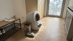 Samočistící kočičí toaleta: Jak funguje a kdy se vám doma opravdu vyplatí