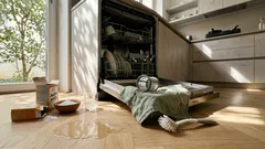 Zjistěte, jak vyčistit myčku doopravdy: pár rychlých kroků proti biofilmu a jedné kombinaci se raději vyhněte